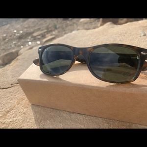Ray-ban small wayfarer